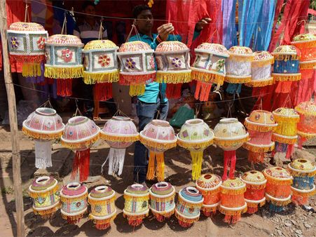 (In Pics) Nation gearing up for Diwali, Kali Puja