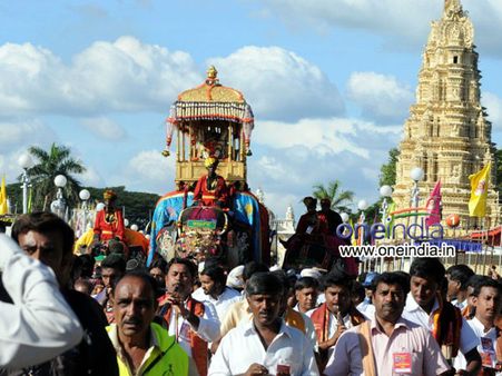 Grand victory parade marks Dasara finale in Mysuru