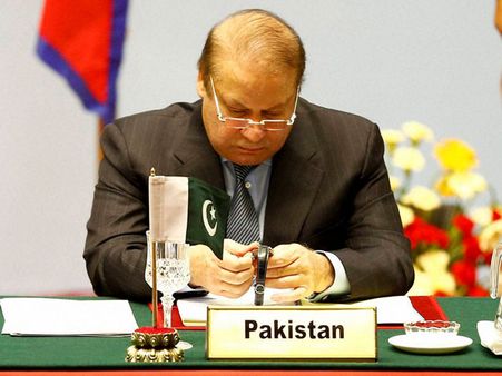 Dawn stands by Pakistan military-civilian divide story