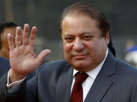 Pak PM Sharif sacks close side over news report on rift with army
