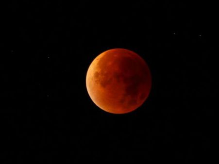 Step out and see 2016's Super Blood Moon this weekend