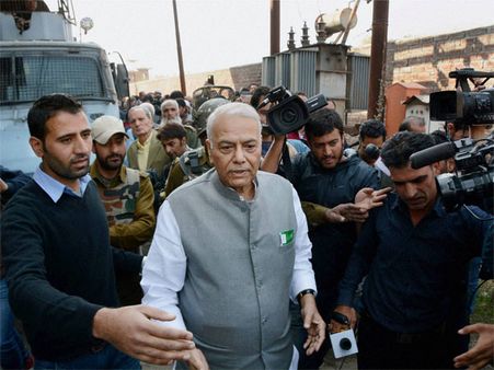 In Pics: Yashwant Sinha led delegation meets Hurriyat leader Geelani