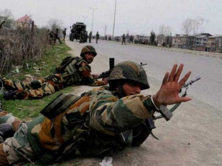 Gunfight erupts again in south Kashmir