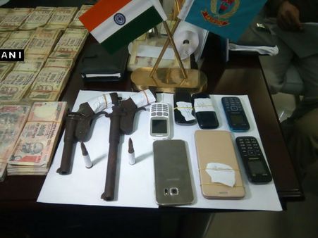 Maoists with spiked currency arrested in Jharkhand