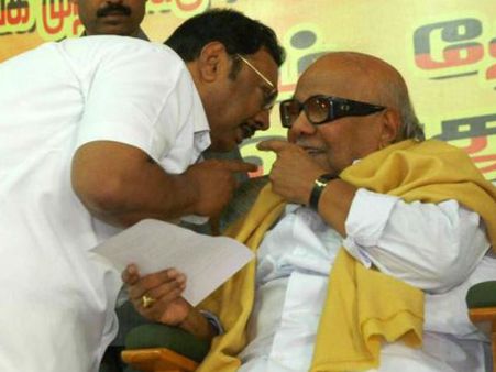 Stalin meets Azhagiri, Changes imminent in DMK?