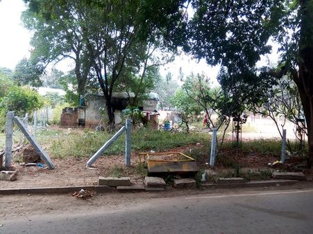 Bengaluru: Residents of Defence Colony fight encroachment as cops keep mum