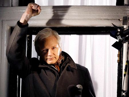 Julian Assange blasts Clinton on Russia email leak claims