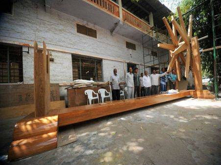 Khadi to cross Rs 5,000 cr sales mark in FY18: KVIC Chairman