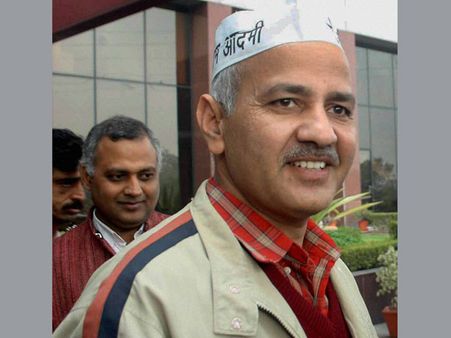 Don't harass genuine street vendors: Sisodia to civic authorities