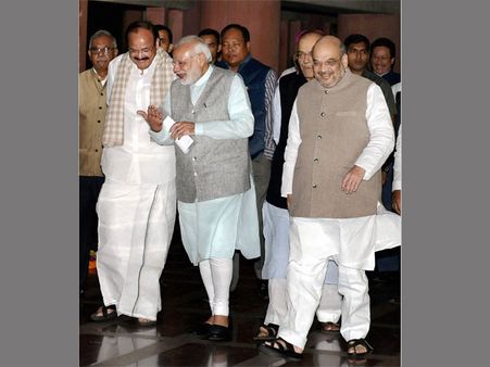 (In Pics) NDA supports Modi over currency demonetisation