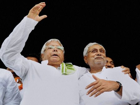 Not all well between Nitish, Lalu; Bihar govt will not run long: Ram Vilas Paswan
