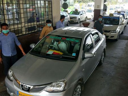 Tolls accept Rs 500, 1000 notes and run out of change