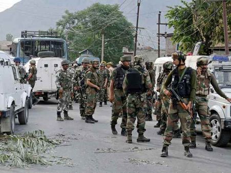 Army convoy attacked in Pampore, 3 jawans martyred