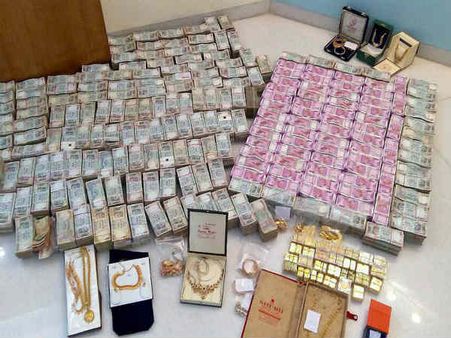 Photos: Cash and gold seized post demonetisation