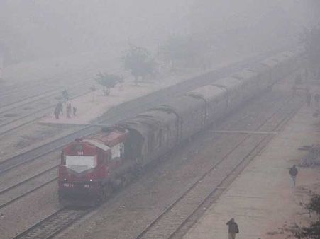 Moderate fog on Sunday morning in Delhi