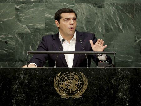 Greece approves pension handout defying eurozone