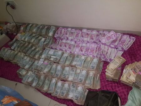 Demonetisation- Two RBI officials arrested in Bengaluru