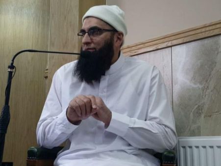 Pakistan crash: Preacher Junaid Jamshed's body identified