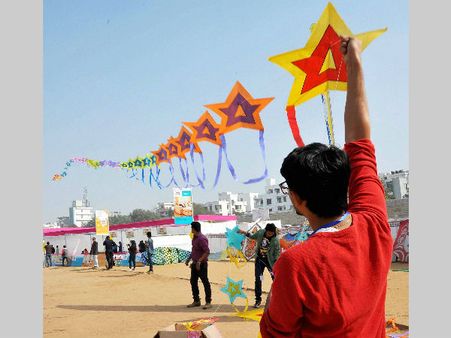 Red Bull Kite Fight returns in January 2017 to find the country's best kite flyer