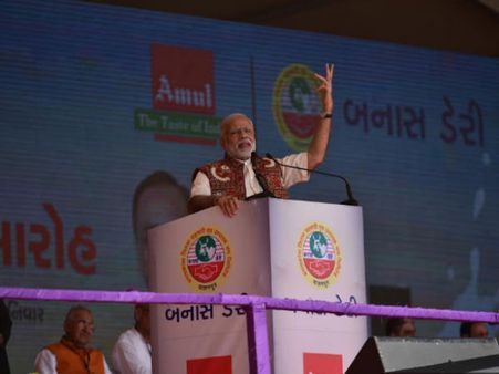 Demonetisation to strengthen hands of poor: Modi