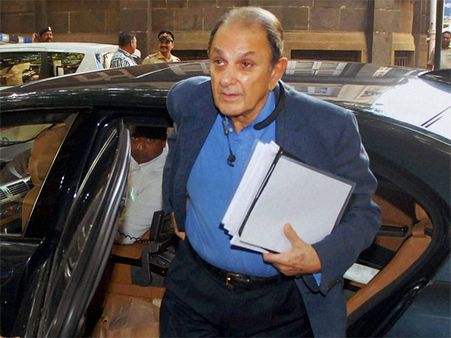Independent director Nusli Wadia removed from Tata Steel board
