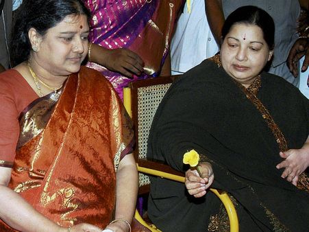 Will the disproportionate assets case stand in the way of Sasikala's rise?