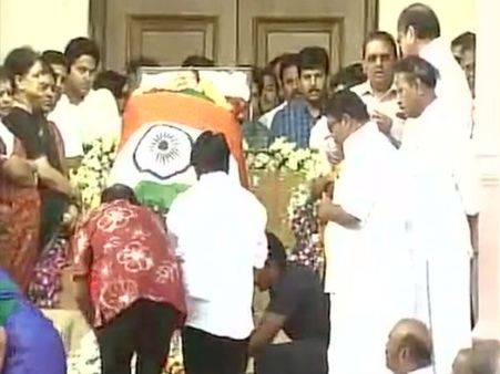 Jaya to be accorded state funeral- Centre declares one day mourning