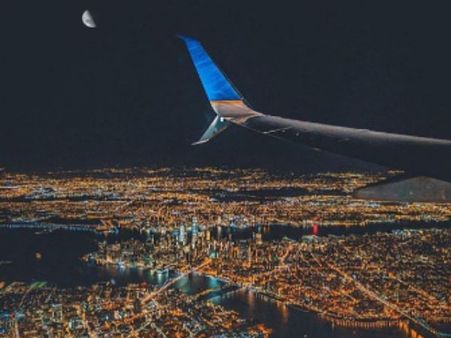 Plane makes emergency landing at Prague airport over bomb threat