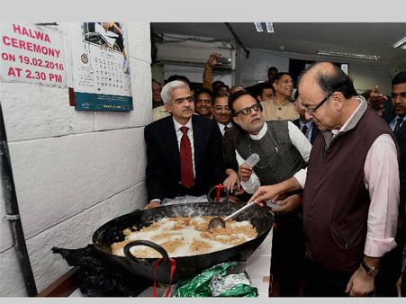 What is the pre-Budget halwa ceremony?