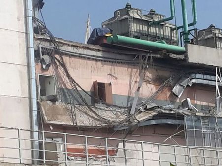 4 injured as Bengaluru mall's wall caves in