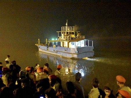 Ganga boat capsise- Rescue operations halted at night, to resume tomorrow