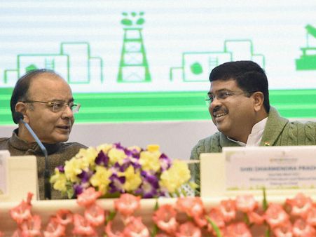 No charges on petroleum dealers for card payments: Pradhan