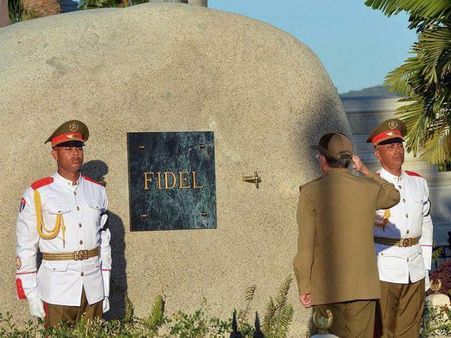 Fidel Castro's tomb visited by around 70,000 people in a month