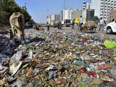 Sri Lanka: 16 killed in garbage dump collapse