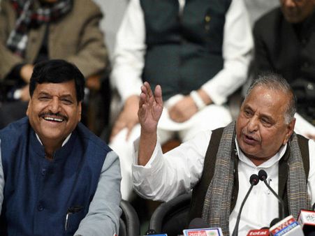 Mulayam: SP won't be allowed to split, no change in party symbol