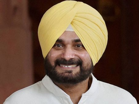 <i>Bhaag Badal, bhaag</i>: Sidhu after joining Congress