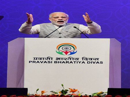 PM asks diaspora to take Indian citizen card soon