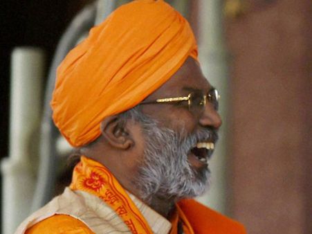'4 wives, 40 children' comment: EC pulls up Sakshi Maharaj
