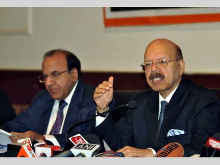 CEC refuses to comment on Kejriwal's reaction to censure