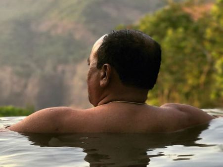 Gone Viral! Goa CM Laxmikant Parsekar goes shirtless in the pool