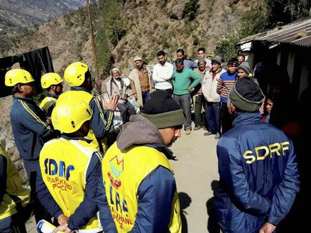 Weak TV and mobile signals can be used to predict earthquakes