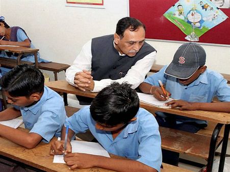 Subsidised computer tabs for Gujarat students