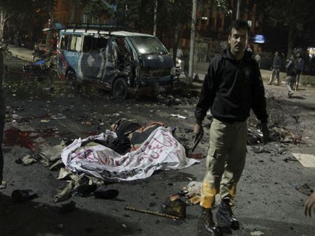 Senior police officers among 16 dead in Lahore suicide attack
