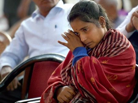 Siachen braveheart: Will sweep the floor, but give me a job, pleads Hanumanthappa's wife