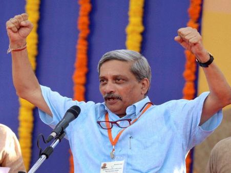 I miss fish curry more: Parrikar drops hints of his return to Goa