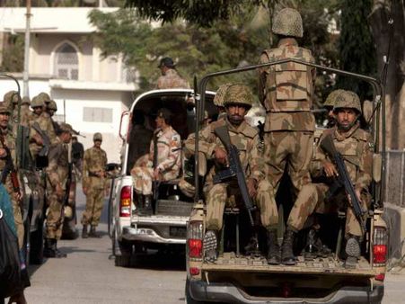 Pakistan temporarily opens two border crossings with Afghanistan