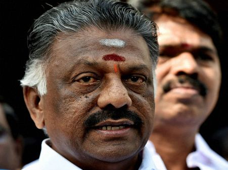 Panneerselvam leaves to Jayalalithaa samadhi