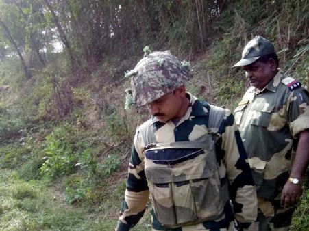 Pakistani intruder handed over by BSF