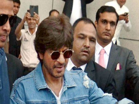 Case against Shah Rukh Khan for rioting, damaging railway property