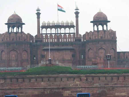 Suspicious object found at Red Fort, triggers panic